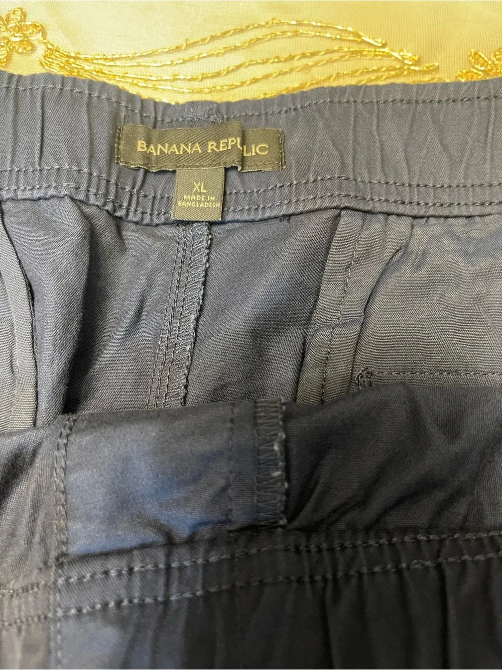 Banana Republic Men's Navy Blue Hybrid pull on shorts size XL